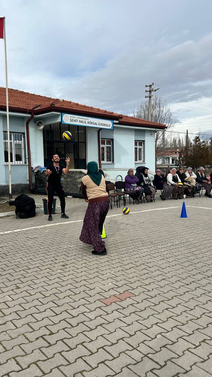 Şalvarlı Anadolu Sultanları gelen davetle maça koştu 9